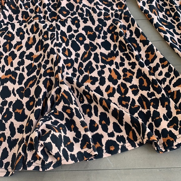 Unworn Leopard Long Sleeve Playsuit Size 16 - Picture 14 of 14